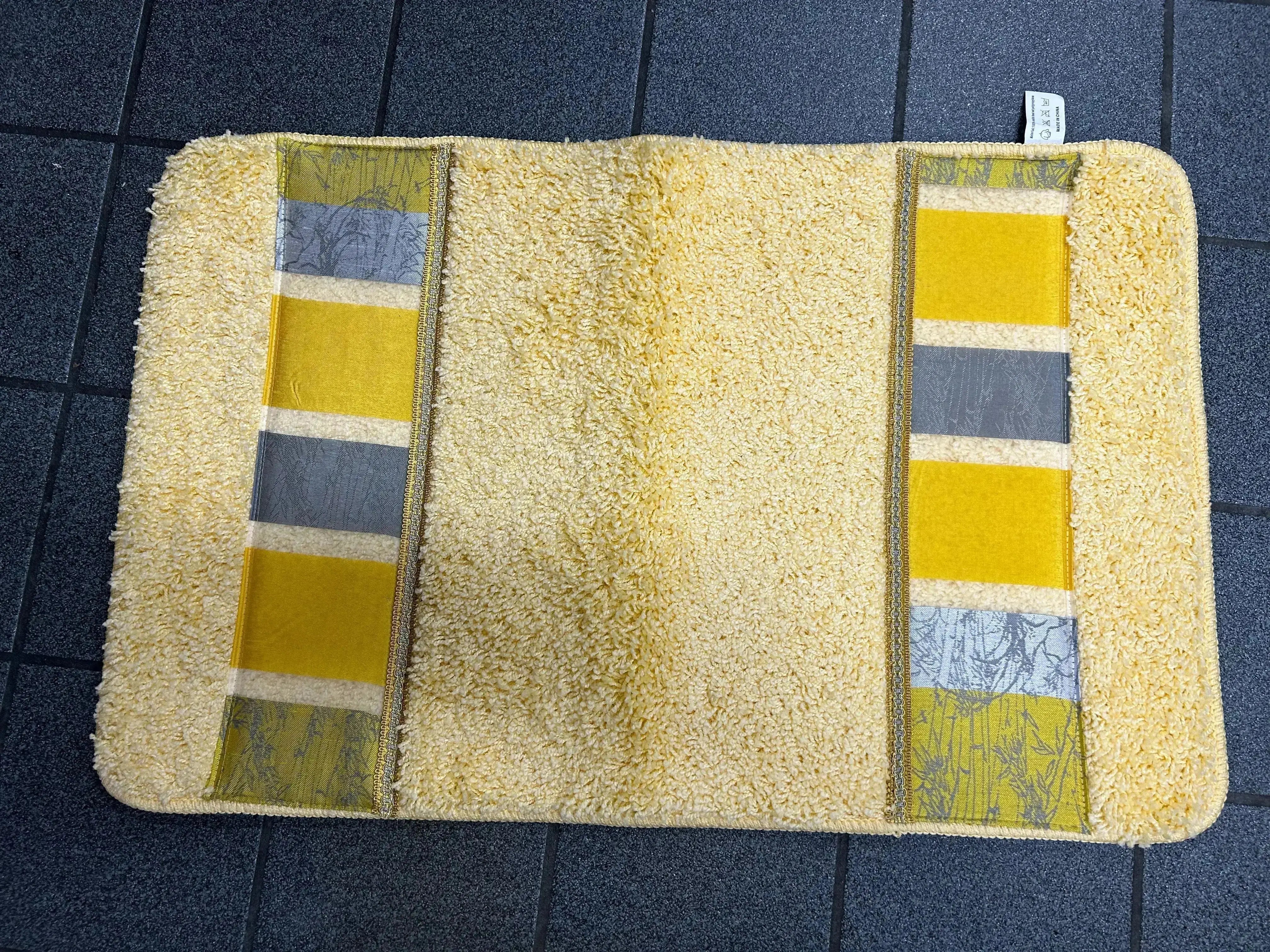 Linen World Bathroom Mat Venezia Yellow Shower Curtain with Scarf