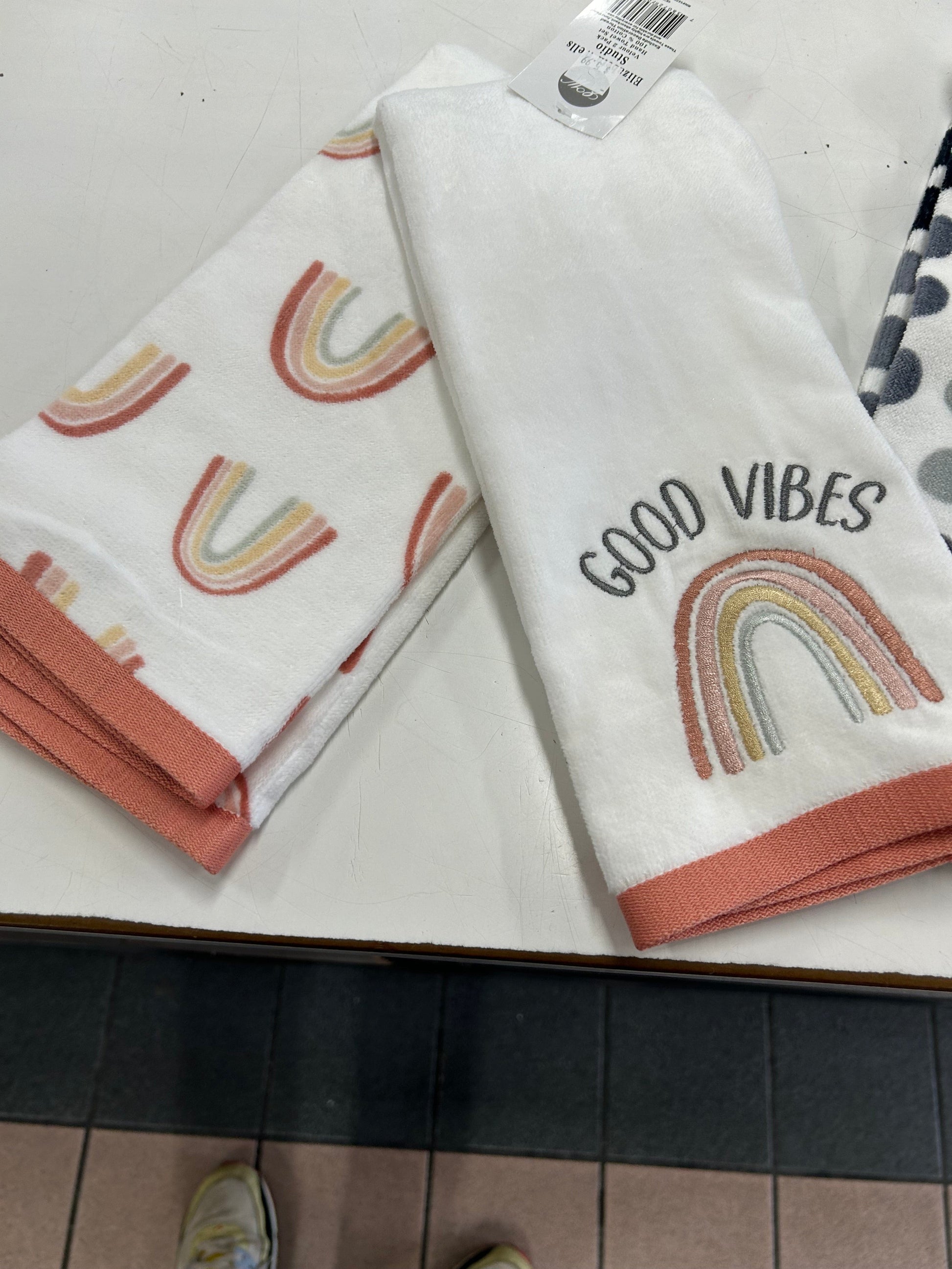 Linen World “Good Vibes” 2 PC VELOUR HAND TOWEL SET